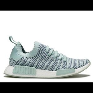 NMD R1 STLT PK W WOMENS HIKING TRAIL RUNNING SHOES